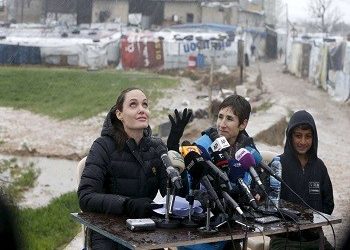 Στο πλευρό των προσφύγων η Αντζελίνα Τζολί