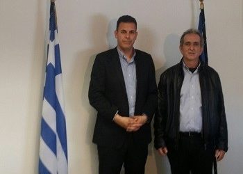 Σχολεία συγκεντρώνουν είδη για τους πρόσφυγες