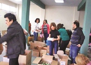 Η συγκέντρωση ειδών για τους πρόσφυγες συνεχίζεται