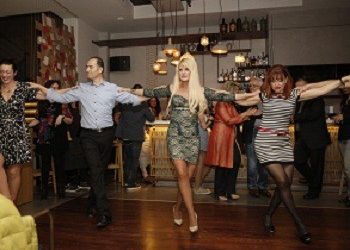 Eνθουσιασμός στο latin party του ΠΕΑΠ