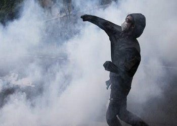 Επεισόδια στις διαδηλώσεις ενάντια στο νόμο για τα εργασιακά