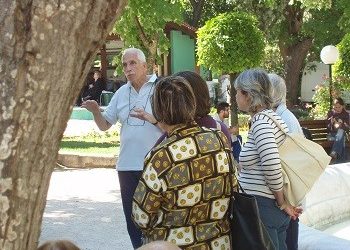 Τα μέλη των ΚΑΠΗ στην Ανθοκομική