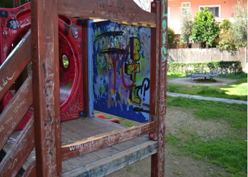 Πινγκ πονγκ ανακοινώσεων για τις παιδικές χαρές