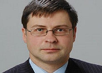 Dombrovskis: Η ΕΕ δεν ζήτησε φόρους, η κυβέρνηση τους επέλεξε