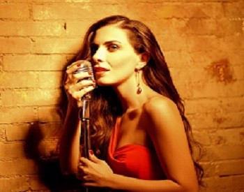 Φωτεινή Δάρρα: «Να πλημμυρίσει ο κόσμος φως»