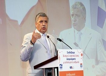 «Εθνική υποχρέωση η συνεργασία για το προσφυγικό»