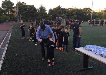 Τις ακαδημίες του ΑΟ Πεύκης βράβευσε ο δήμαρχος