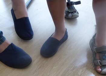 Δωρεάν παπούτσια στα παιδιά