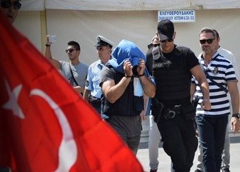 Ποινές με αναστολή στους «8» Τούρκους στατιωτικούς