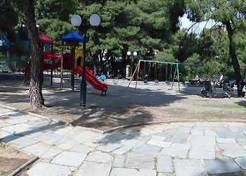 Το άλσος Βαρβαρέσου, η παιδική χαρά στο επίκεντρο της εφημερίδας «ΑΝΑΤΡΟΠΗ»