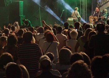 Ξεσήκωσαν Μαχαιρίτσας, Allen’s Hand, Group Parody & Σταυρακάκης