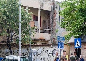Θεσσαλονίκη | Κατάληψη από αντιεξουσιαστές στα γραφεία του ΣΥΡΙΖΑ