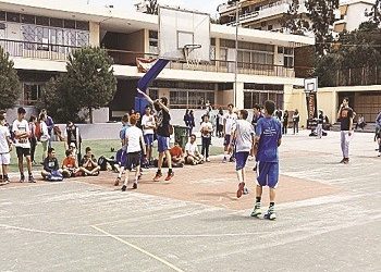 Ανοιχτά τα προαύλια έως το τέλος Ιουλίου