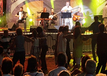 Σεργιάνι με «Αυστηρώς ρεμπέτικα» και κέφι «Εφ’ όλης της ύλης»