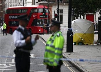 Λονδίνο | Μία νεκρή και πέντε τραυματίες σε επίθεση με μαχαίρι