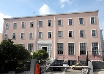 Έπεσε… «κοπτοραπτική»