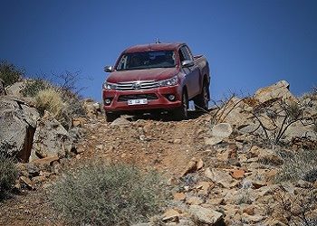 Το νέο TOYOTA HILUX «με άριστα»