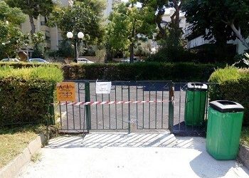 Προσωρινά εκτός λειτουργίας η παιδική χαρά Τσακού