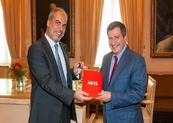 Η Avis στηρίζει το έργο του Δήμου Αθηναίων για τους πρόσφυγες