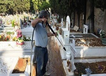 Εργασίες καθαρισμού του Κοιμητηρίου