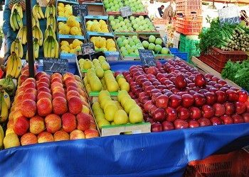 Προσφορά λαϊκής στο Κοινωνικό Παντοπωλείο