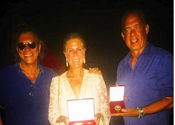 Ο Ψινάκης βράβευσε τον Τομ Χανκς και την σύζυγο του