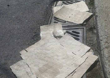 «Η μπόχα πνίγει το κέντρο της Λυκόβρυσης»