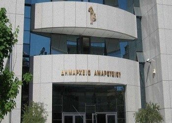 «Το Golden Hall και οι φιλοδοξίες Καραμέρου»