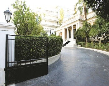 «Αυγή»… νέας παρέμβασης;