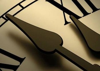 Μία ώρα πίσω τα ρολόγια τα ξημερώματα της Κυριακής