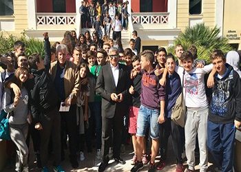 Επιτυχημένη παράσταση για μικρούς … και μεγάλους!