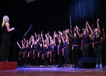 Επιτυχημένο το αφιέρωμα «Φεγγάρι μάγια μου ΄κανες»