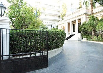 Κυβέρνηση σε εσωτερικές αναζητήσεις