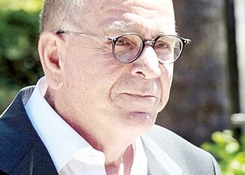 Παραμένει και αναβαθμίζεται