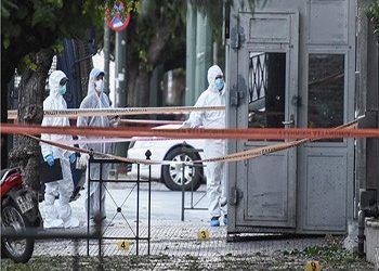 Επίθεση με χειροβομβίδα στη γαλλική πρεσβεία