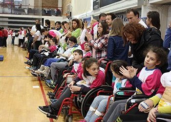 «Χειροποίητη» φαντασία και αγάπη για τις γιορτές