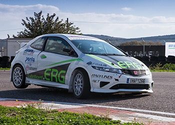 Ολυμπιονίκες και Παραολυμπιονίκες οδηγούν το αγωνιστικό Civic Type-R