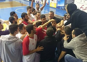 Σταθερά στην κορυφή ο Πανερυθραϊκός