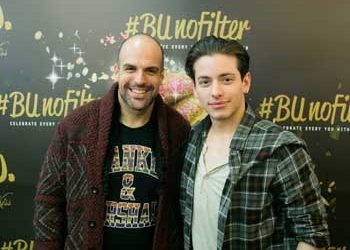 Στο Hondos Center Γλυφάδας Βαγγέλης Κακουριώτης & VKators