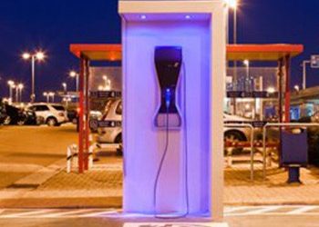 120 σταθμούς φόρτισης ηλεκτρικών οχημάτων η Περιφέρεια