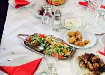 Γεύμα αγάπης και αλληλεγγύης στους απόρους