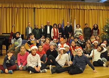 Τα κάλαντα στον δήμαρχο από μαθητές