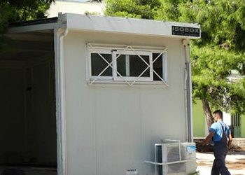 «Χτίζουν το μέλλον των παιδιών πάνω σε προκάτ»