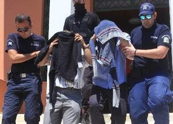 Εκδίδονται στην Τουρκία 3 από τους 8 στρατιωτικούς