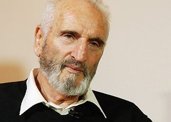 Νικήτας Τσακίρογλου: « Με το θέατρο δένεσαι…»