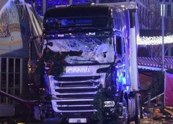 Τρομοκρατική επίθεση στο Βερολίνο: Φορτηγό έπεσε σε πλήθος