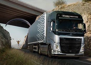 Η νέα ζωντανή δοκιμή της Volvo Trucks «The Flying Passenger»