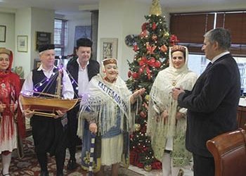 Μελωδικές ευχές για το 2017 με ήχους… Καστελόριζου