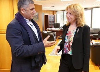 «Δώστε λύση στις πληρωμές των συμβασιούχων»