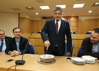 Μήνυμα αυτοδιοικητικής αυτάρκειας στην πίτα της ΚΕΔΕ
